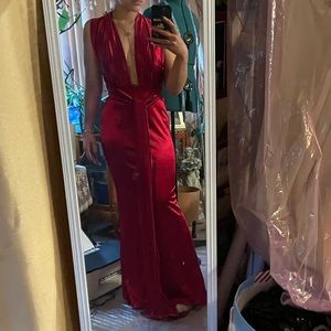 i’m selling my prom dress it’s a small